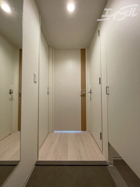 地下鉄谷町線 東梅田駅 徒歩8分 15階建 築1年の玄関写真