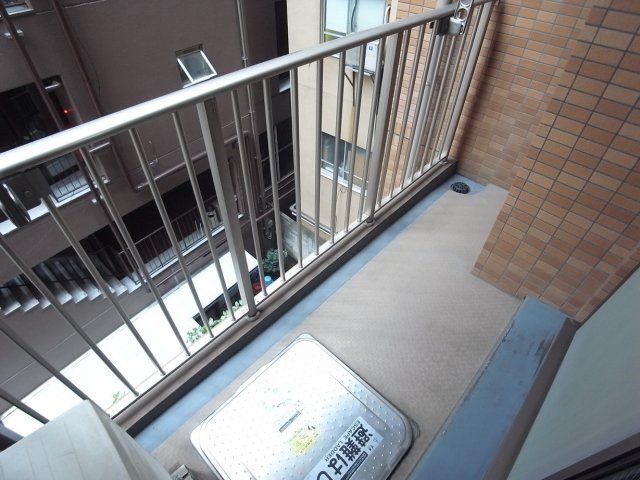 バルコニー　（別タイプ参考写真）アヴァンツァーレ文京本駒込　文京区本駒込