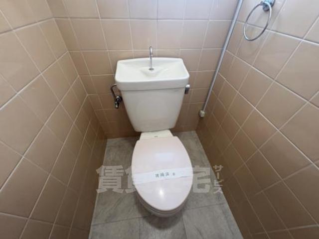 地下鉄御堂筋線 昭和町駅 徒歩11分 6階建 築60年のトイレ写真