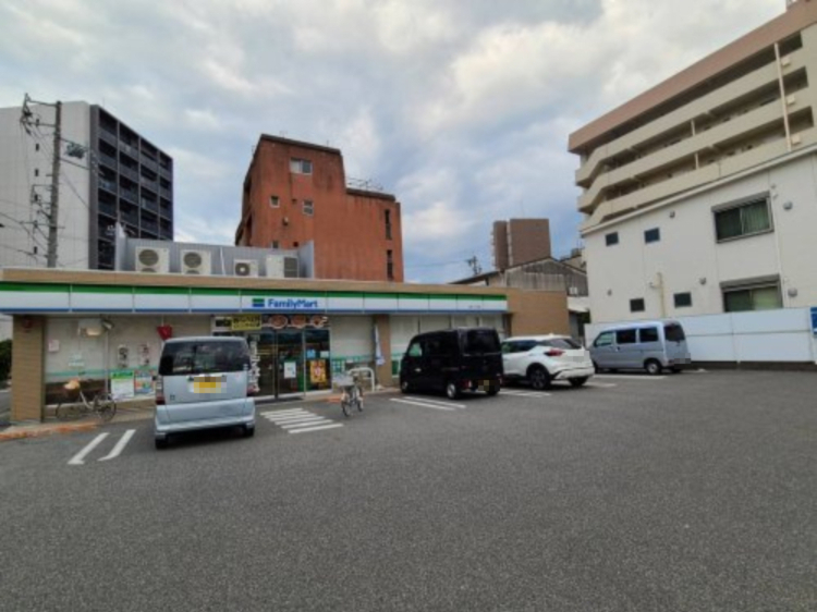 コンビニ　ファミリーマート 平安一丁目店（コンビニ）まで368m