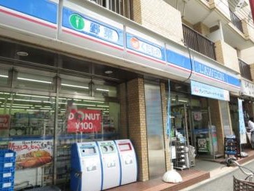 コンビニ　ローソン新宿山吹町店（コンビニ）まで182m