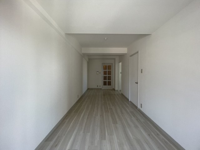 居室・リビング　この写真は同マンションの他のお部屋のものです