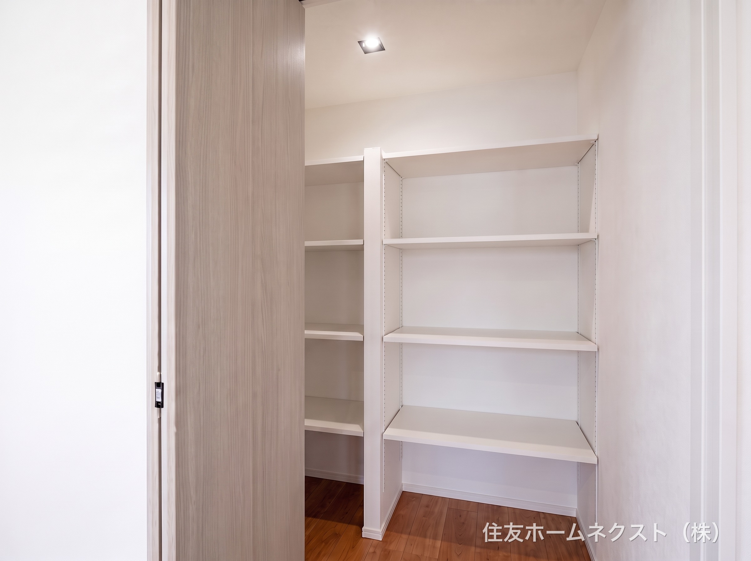 収納　完成予想CGにつき、実物の仕様・色味と異なる場合があります。