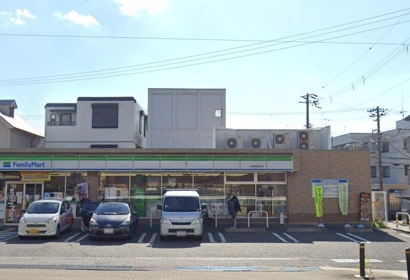 コンビニ　ファミリマート西宮鞍掛町店（コンビニ）まで216m