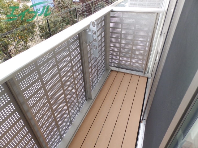 バルコニー　別部屋反転タイプ写真