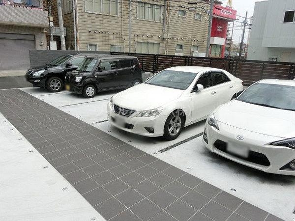 駐車場　敷地内駐車場！
