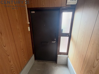 宝塚南口コーポA棟の玄関写真