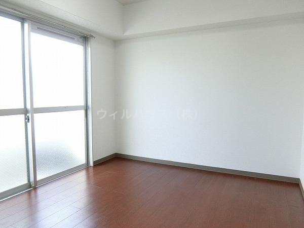 南風マンションの居間写真
