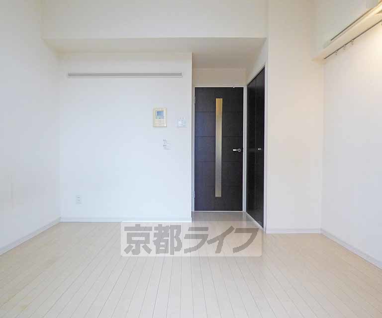 地下鉄烏丸線 今出川駅 徒歩13分 10階建 築20年の居間写真