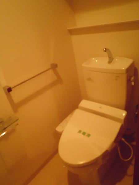 プレミアコンフォート西荻窪のトイレ写真