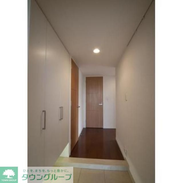 玄関　※写真は同タイプ住戸です。