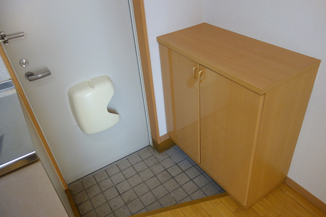 玄関　玄関　下駄箱