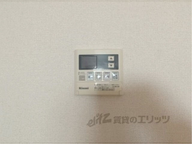 その他設備　給湯器リモコン