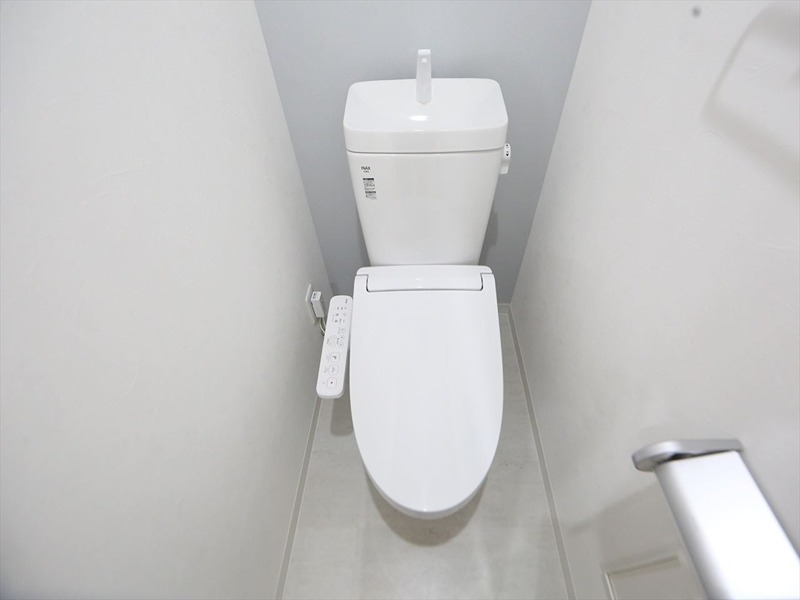 トイレ　温水洗浄暖房便座付トイレ　同仕様写真