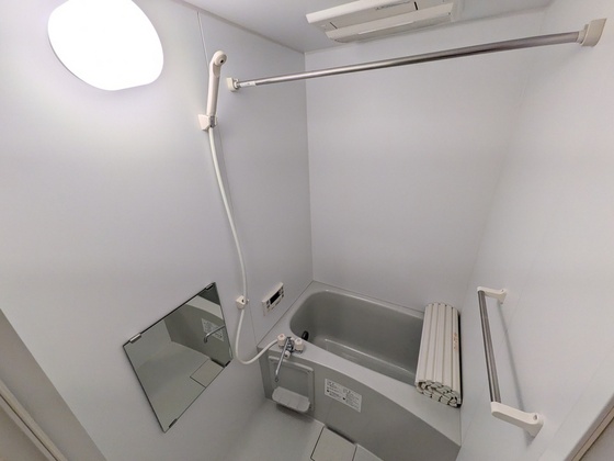 バス・シャワールーム　※別部屋の写真です