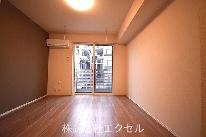 居室・リビング　同建物別室の写真です。