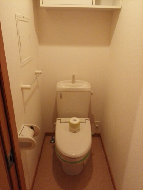 【コートジュネス　IIのトイレ】