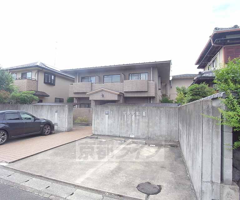 京都市左京区岩倉中町のマンションの建物外観