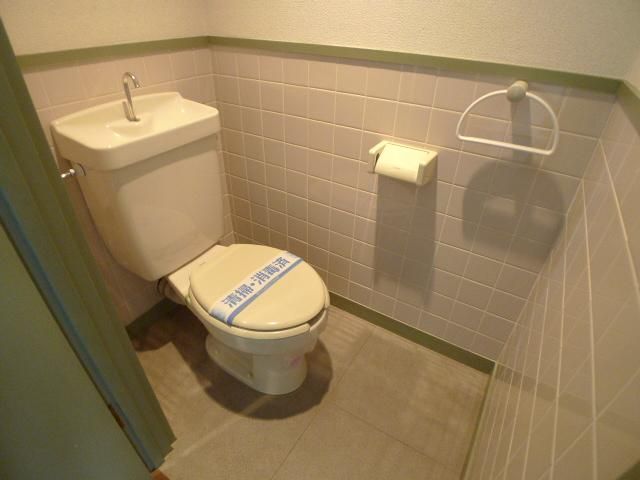 【バウハウスのトイレ】