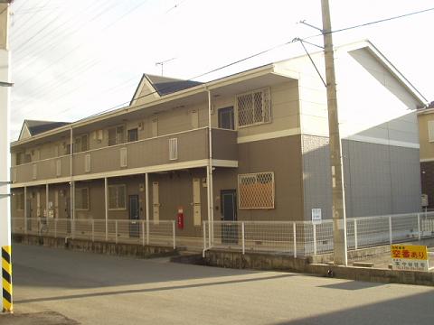 加古川市尾上町口里のアパートの建物外観