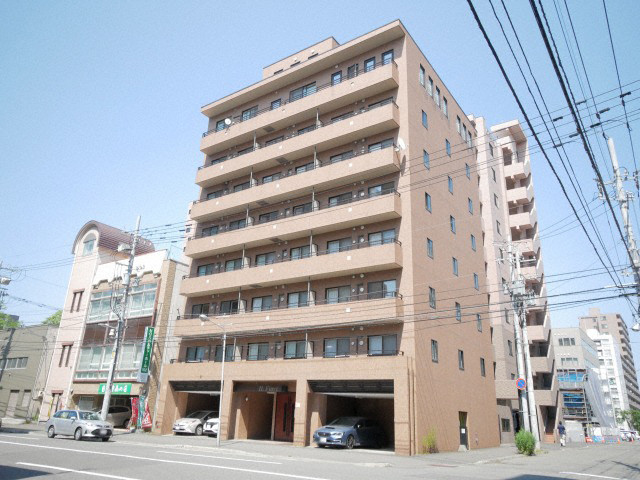 札幌市北区北十条西のマンションの建物外観