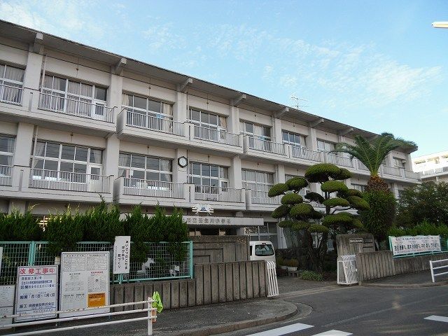 【ハイツ　バラノキ３７３の小学校】