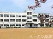 【ラフレイズ本町の小学校】