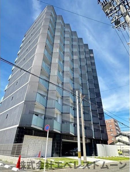 【名古屋市港区名港のマンションの建物外観】