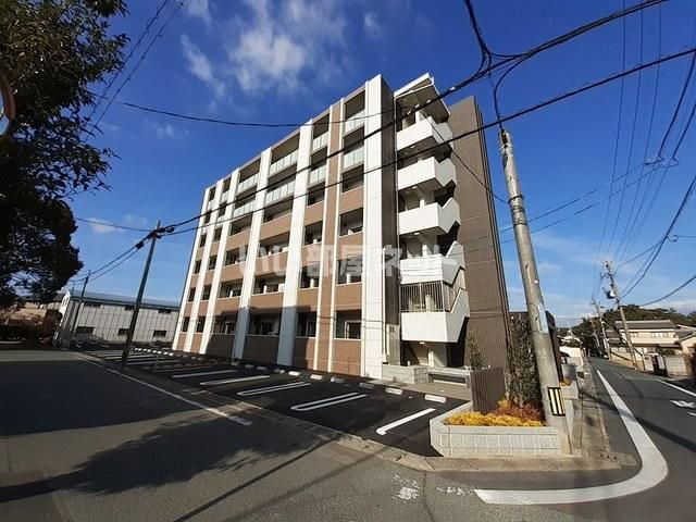 豊橋市向草間町のマンションの建物外観