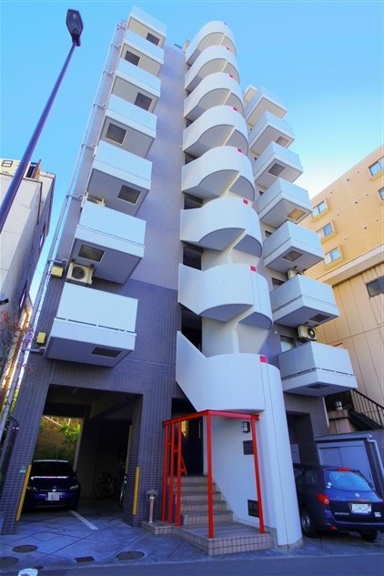 足立区千住関屋町のマンションの建物外観