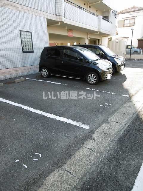 【セントラル青山の駐車場】