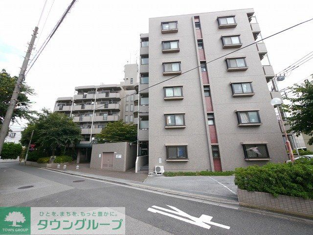 【川口市東領家のマンションの建物外観】