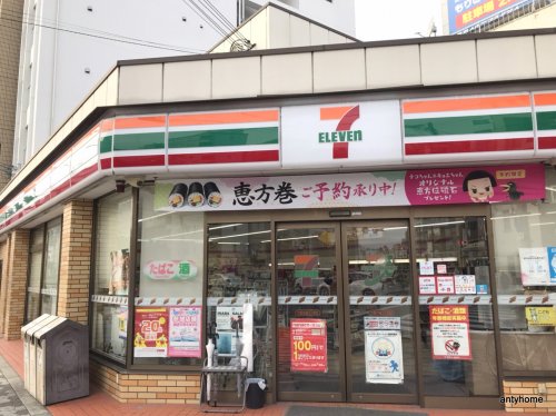 【プレサンス玉造駅前のコンビニ】