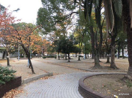 【プレサンス玉造駅前の公園】