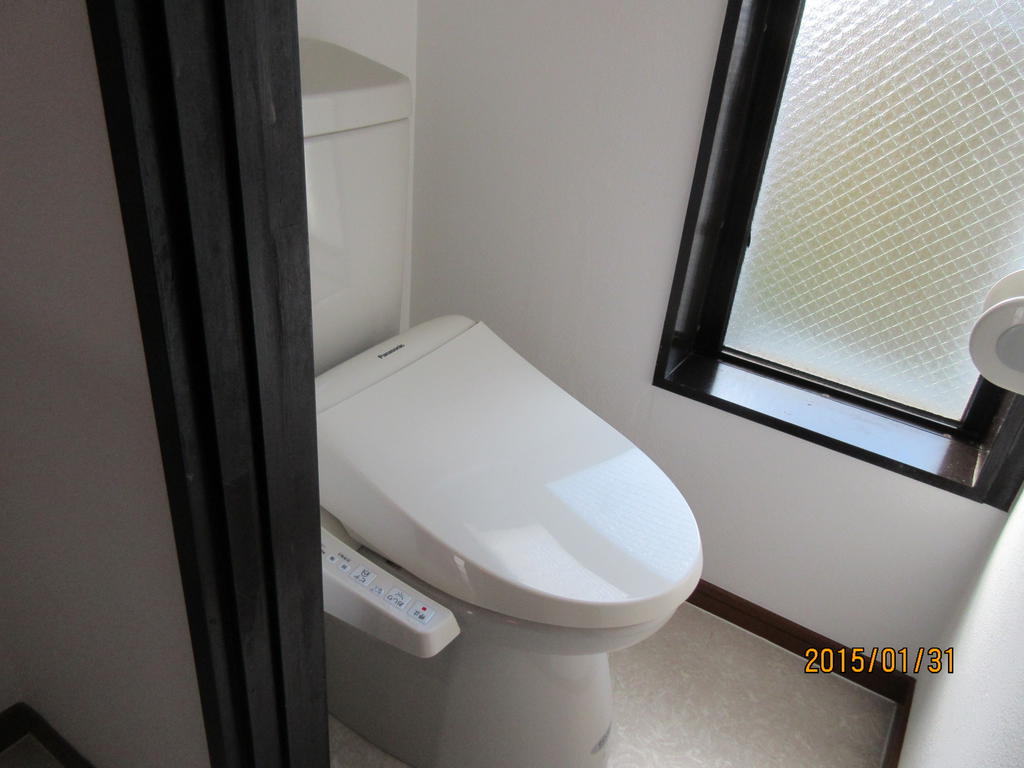 トイレ　温水洗浄便座