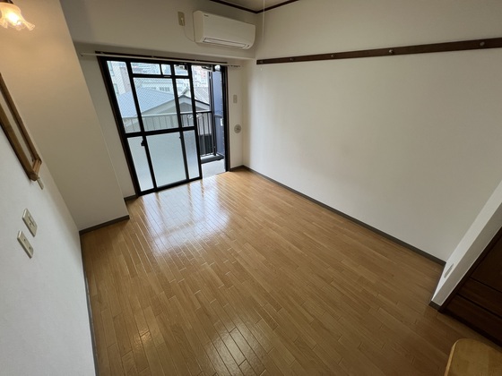 居室・リビング　※別部屋の写真です