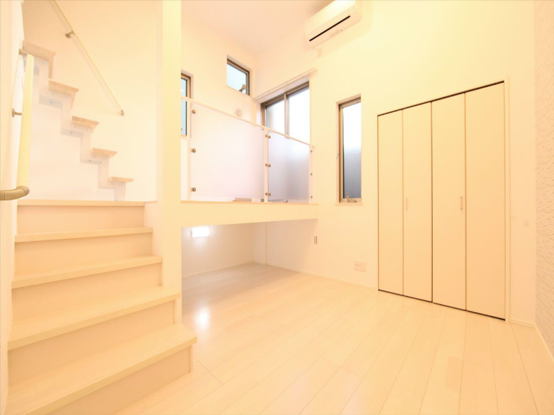 居室・リビング　ＤＫ5.8帖　洋室2帖　ロフト4.8帖　床下2帖