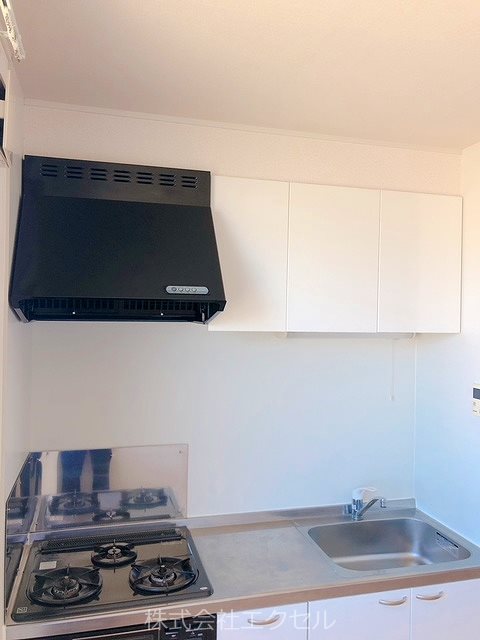 キッチン　コンロ付きのキッチンです。