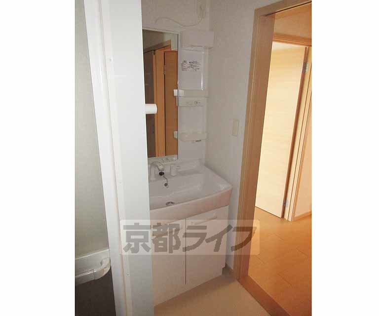 洗面設備　使いやすい洗面台です