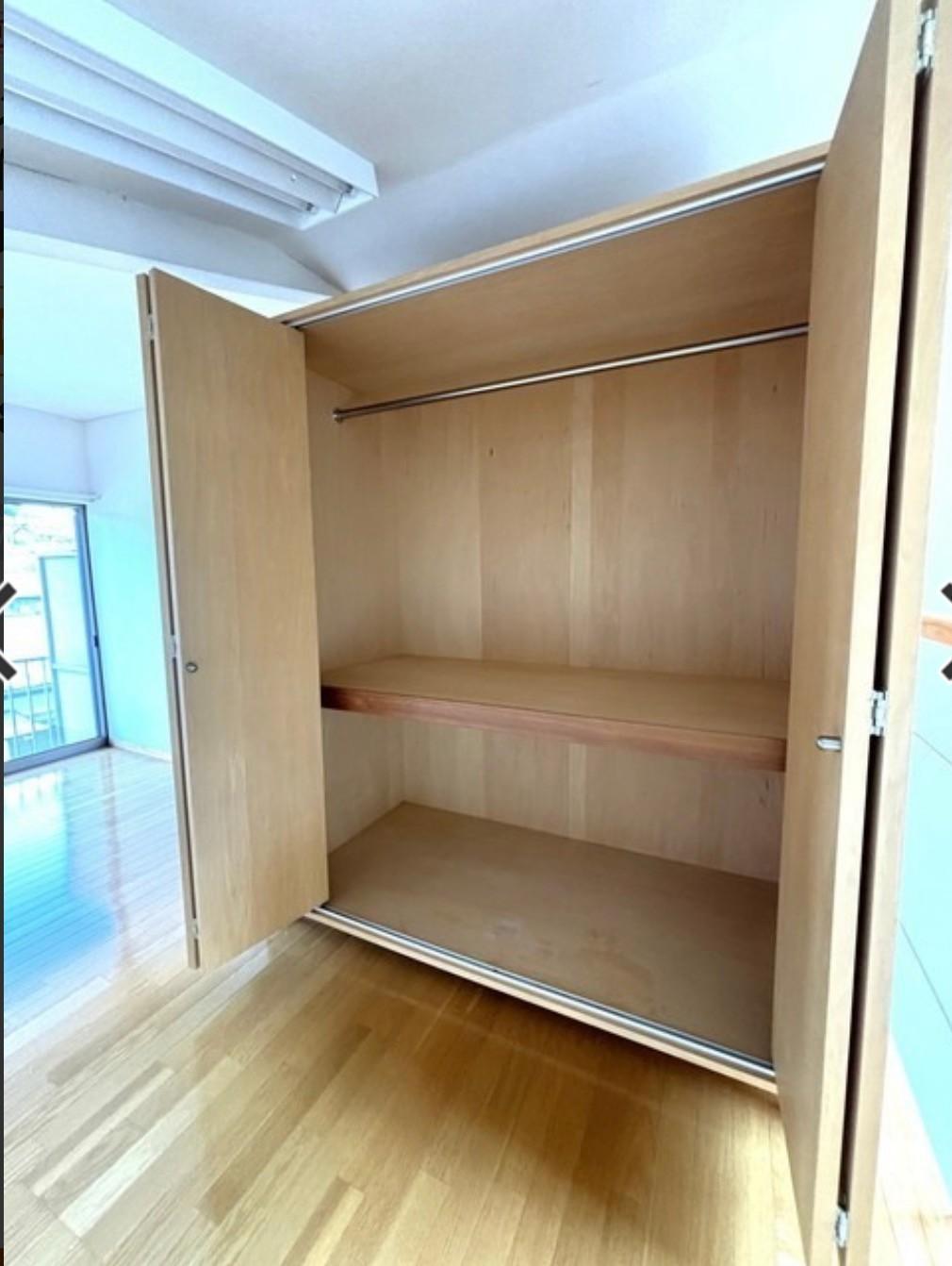 収納　大容量の可動式クローゼット！荷物に合わせて配置も自由自在。
