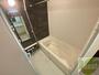 バス・シャワールーム　バスルームはこちらです。広々としてゆったり休めます。