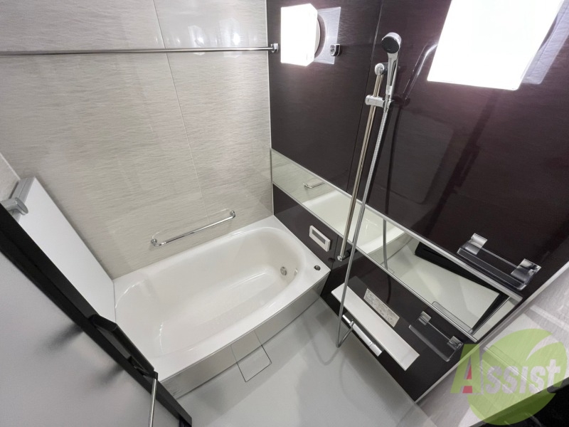 バス・シャワールーム　お風呂になります。一日の疲れを癒してくださいね。