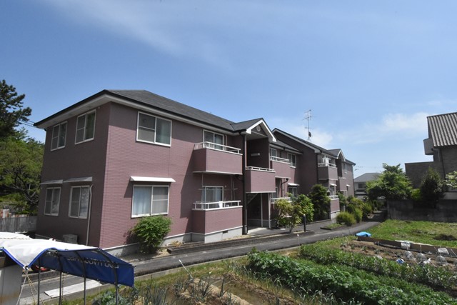 建物外観　敷地内に駐車場あります！