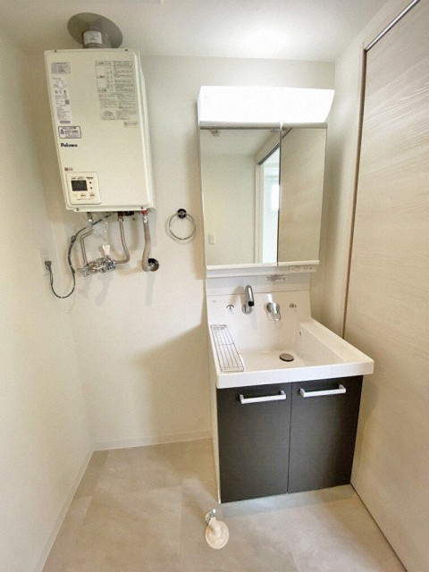 洗面設備　シャワードレッサー付きです！