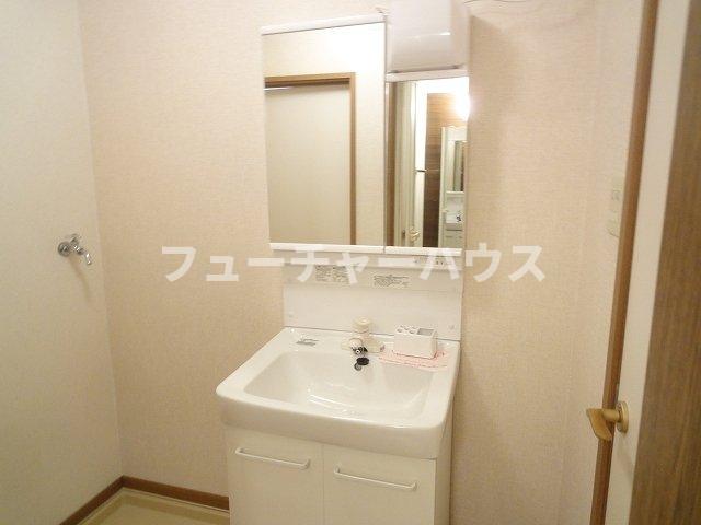 洗面設備　コンパクトで使いやすい洗面所