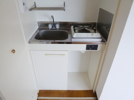 キッチン　壁付けキッチンでスペースを最大限有効活用できます！