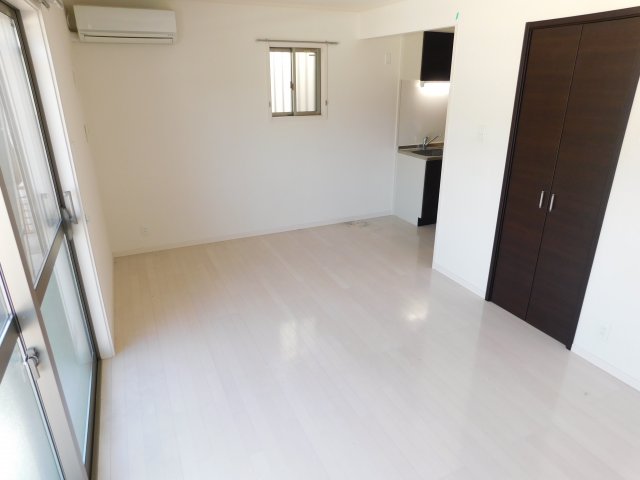 居室・リビング　ゆったりとした居間です