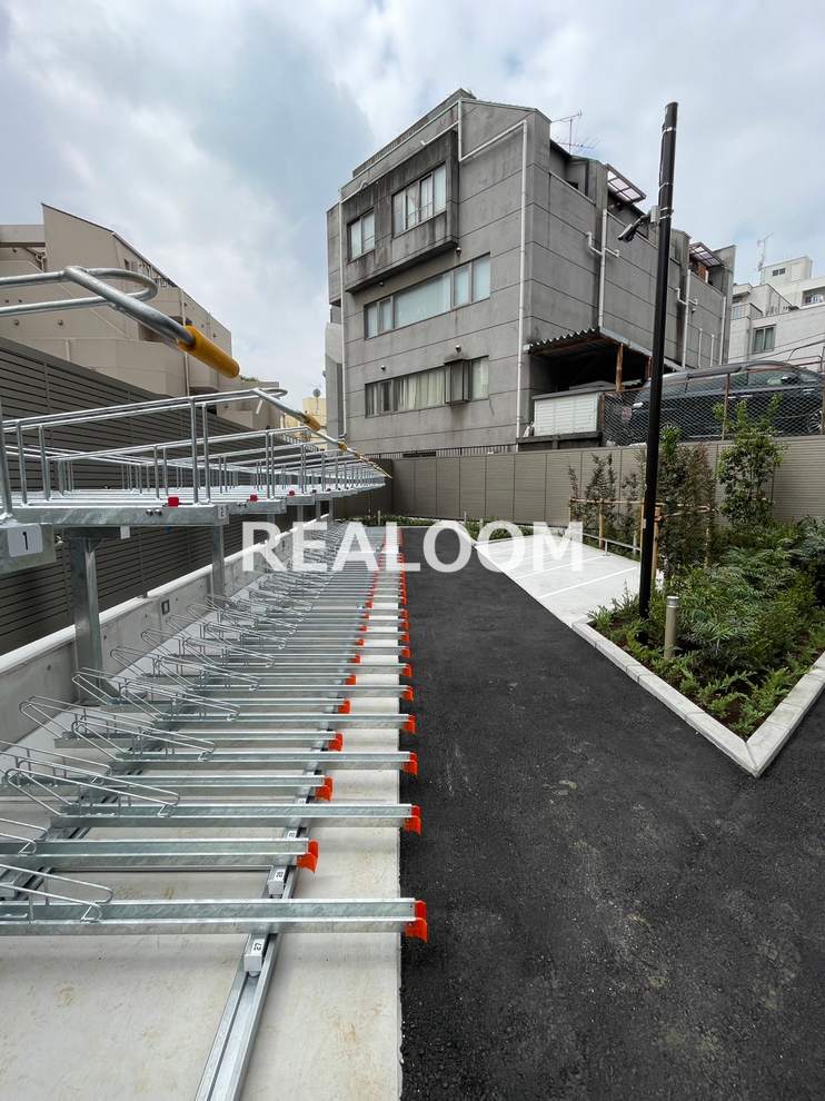 駐車場　写真と現況が異なる場合は現況を優先いたします。