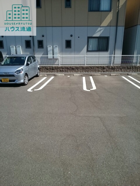 駐車場　※別号室の写真です