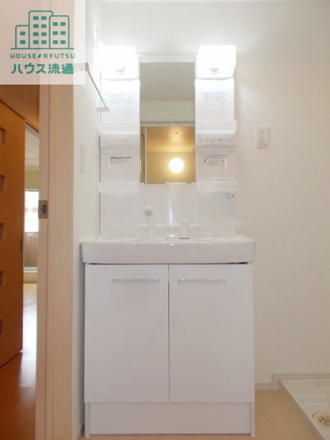 洗面設備　※別号室の写真です